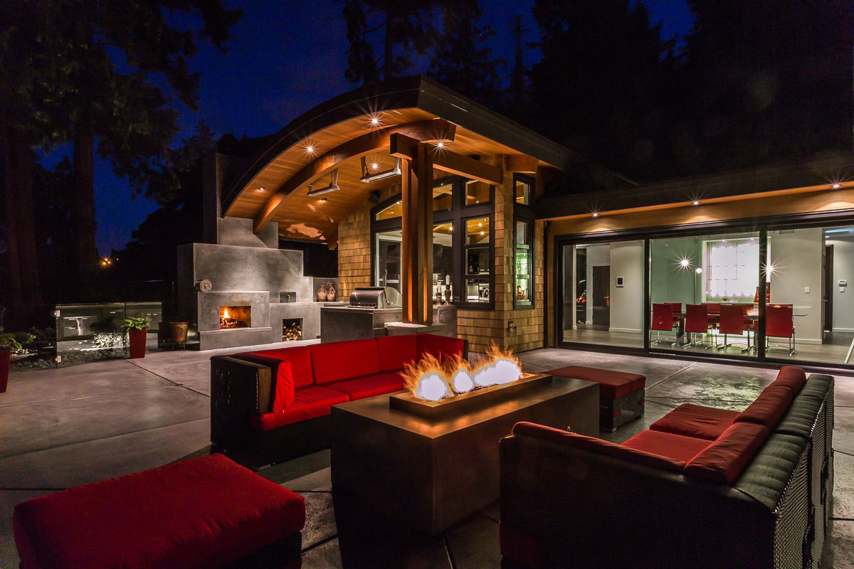An Elegant Contemporary Home with Beautiful Terrace and Garden on Vancouver Island by Keith Baker Design (20)