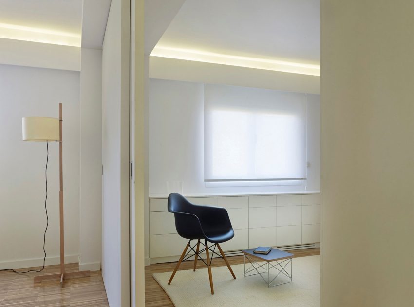 An Elegant Contemporary Home with Lots of White in Vigo, Spain by Castroferro Arquitectos (10)