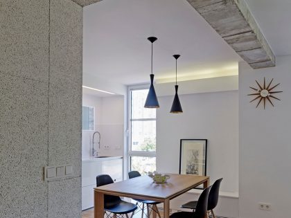An Elegant Contemporary Home with Lots of White in Vigo, Spain by Castroferro Arquitectos (3)