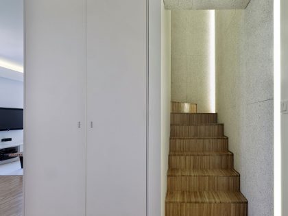 An Elegant Contemporary Home with Lots of White in Vigo, Spain by Castroferro Arquitectos (4)