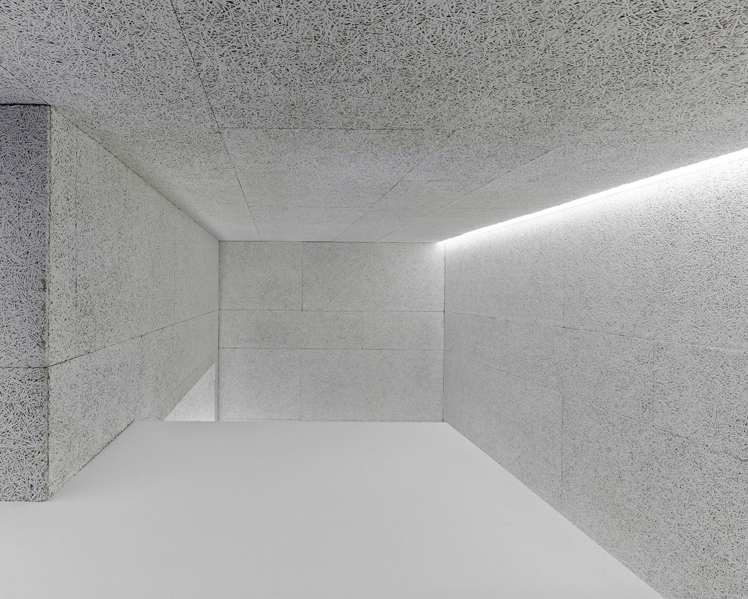 An Elegant Contemporary Home with Lots of White in Vigo, Spain by Castroferro Arquitectos (5)