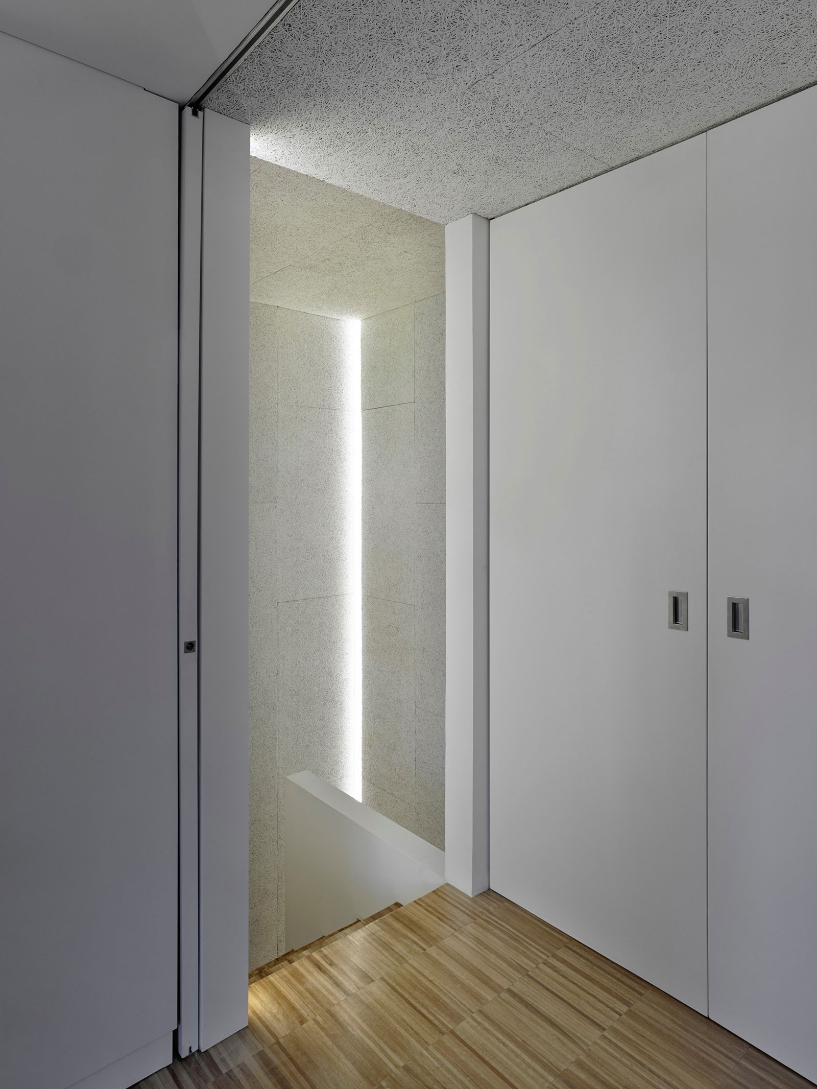 An Elegant Contemporary Home with Lots of White in Vigo, Spain by Castroferro Arquitectos (8)