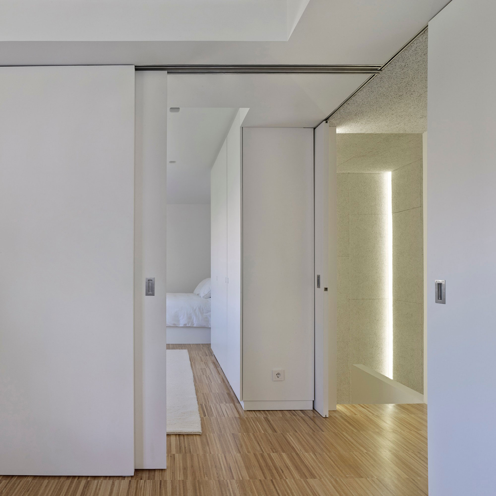An Elegant Contemporary Home with Lots of White in Vigo, Spain by Castroferro Arquitectos (9)