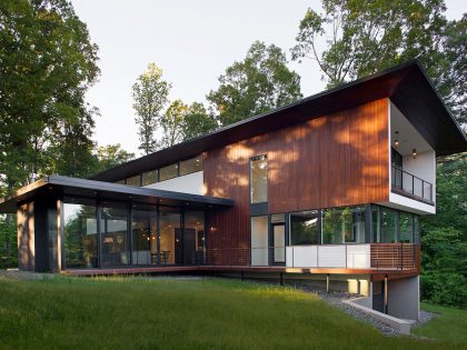 An Elegant Contemporary Home with Minimalist Interiors in Raleigh by In Situ Studio (1)