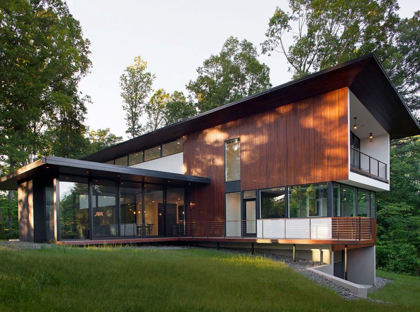 An Elegant Contemporary Home with Minimalist Interiors in Raleigh by In Situ Studio (1)