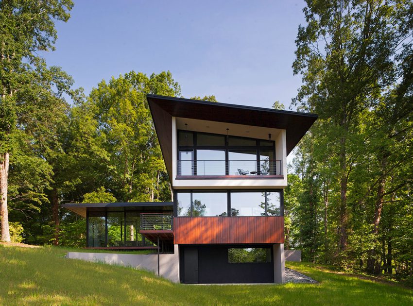 An Elegant Contemporary Home with Minimalist Interiors in Raleigh by In Situ Studio (2)