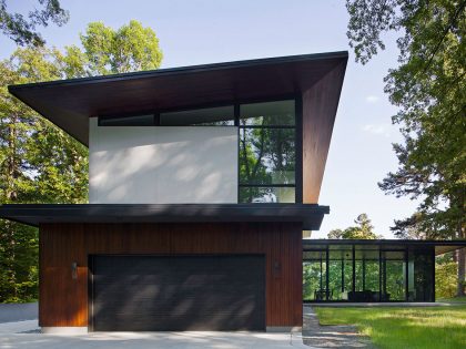 An Elegant Contemporary Home with Minimalist Interiors in Raleigh by In Situ Studio (3)