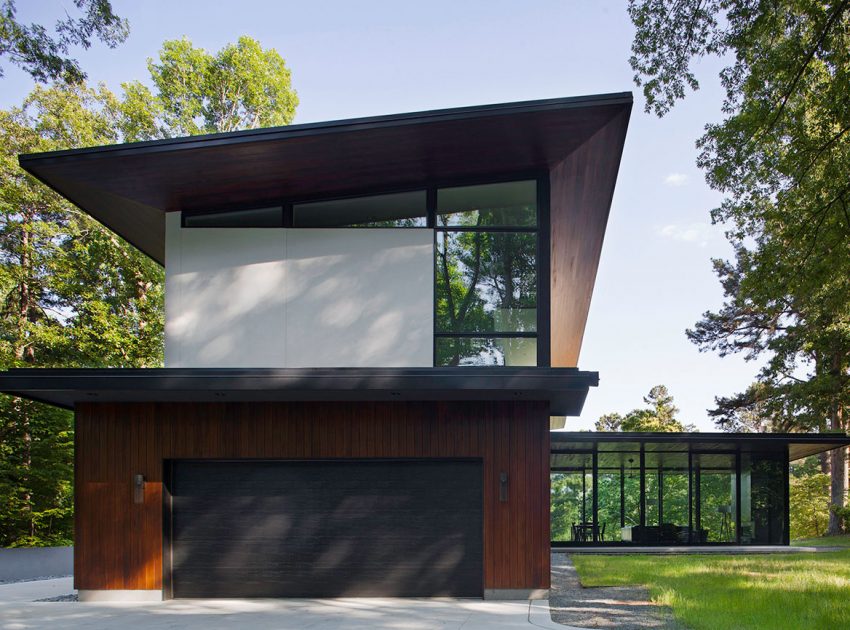 An Elegant Contemporary Home with Minimalist Interiors in Raleigh by In Situ Studio (3)