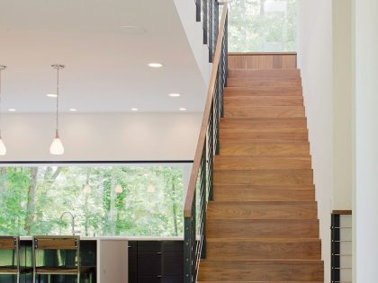 An Elegant Contemporary Home with Minimalist Interiors in Raleigh by In Situ Studio (9)