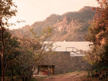 An Elegant Contemporary Home with Pivoting Glass Walls in Tepoztlán, Mexico by EDAA – Estrategias para el Desarrollo de Arquitectura (1)