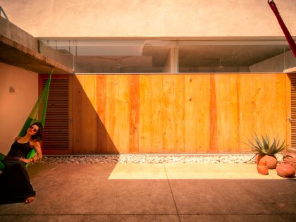 An Elegant Contemporary Home with Pivoting Glass Walls in Tepoztlán, Mexico by EDAA – Estrategias para el Desarrollo de Arquitectura (11)
