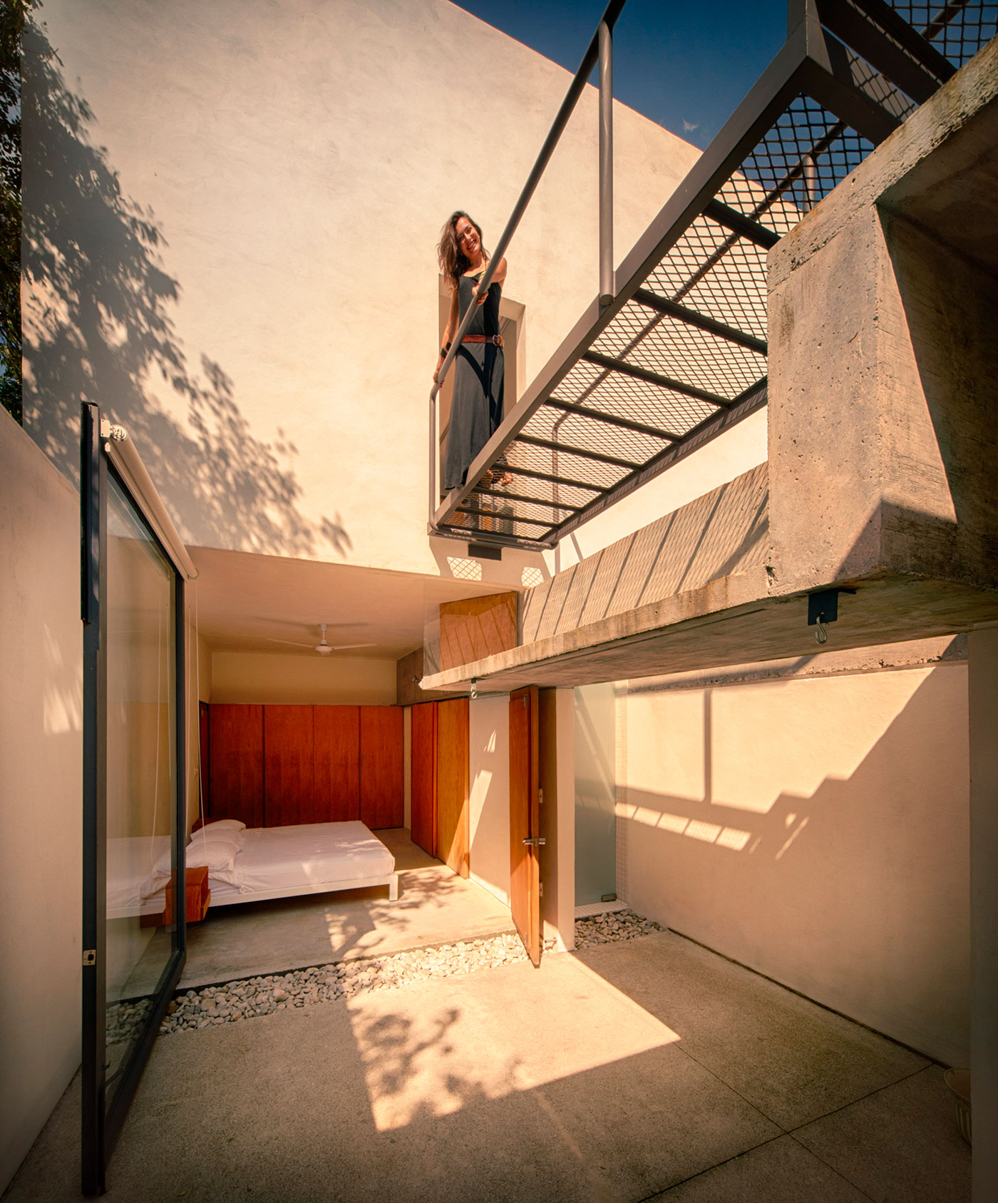 An Elegant Contemporary Home with Pivoting Glass Walls in Tepoztlán, Mexico by EDAA – Estrategias para el Desarrollo de Arquitectura (16)