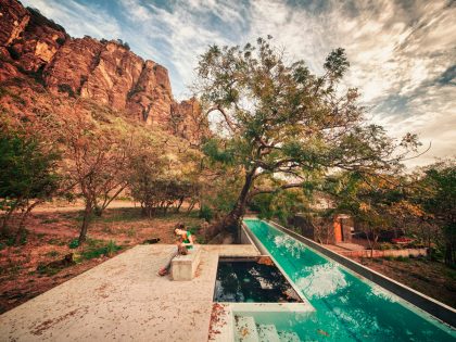 An Elegant Contemporary Home with Pivoting Glass Walls in Tepoztlán, Mexico by EDAA – Estrategias para el Desarrollo de Arquitectura (7)