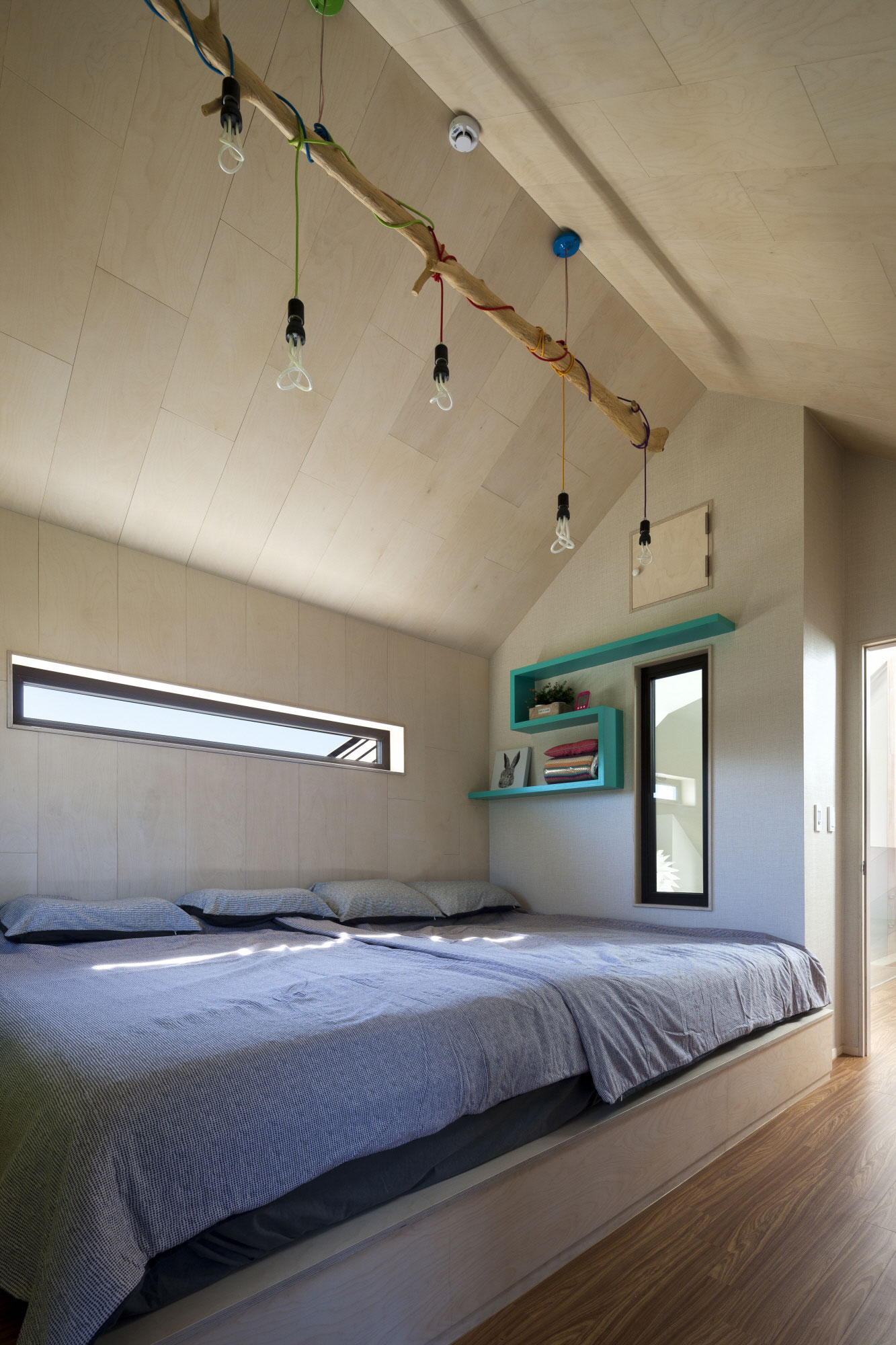 An Elegant Contemporary Home with Playful Interiors in Jeollabuk-do, South Korea by KDDH architects (16)