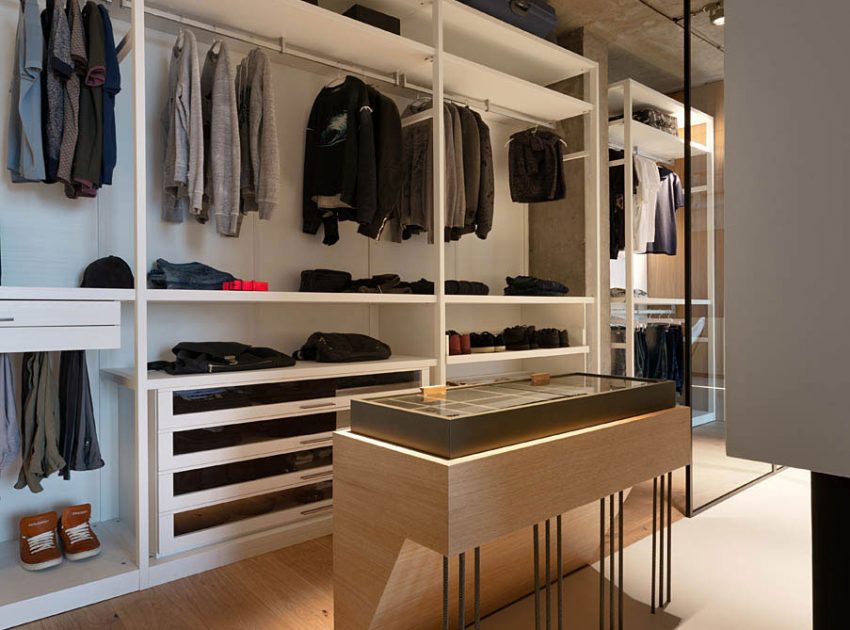 An Elegant Contemporary Penthouse with Exquisite Interiors in Kiev by Olga Akulova Design (19)