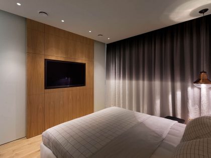 An Elegant Contemporary Penthouse with Exquisite Interiors in Kiev by Olga Akulova Design (23)