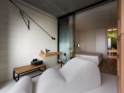 An Elegant Contemporary Penthouse with Exquisite Interiors in Kiev by Olga Akulova Design (27)