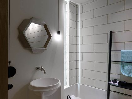 An Elegant Contemporary Penthouse with Exquisite Interiors in Kiev by Olga Akulova Design (31)