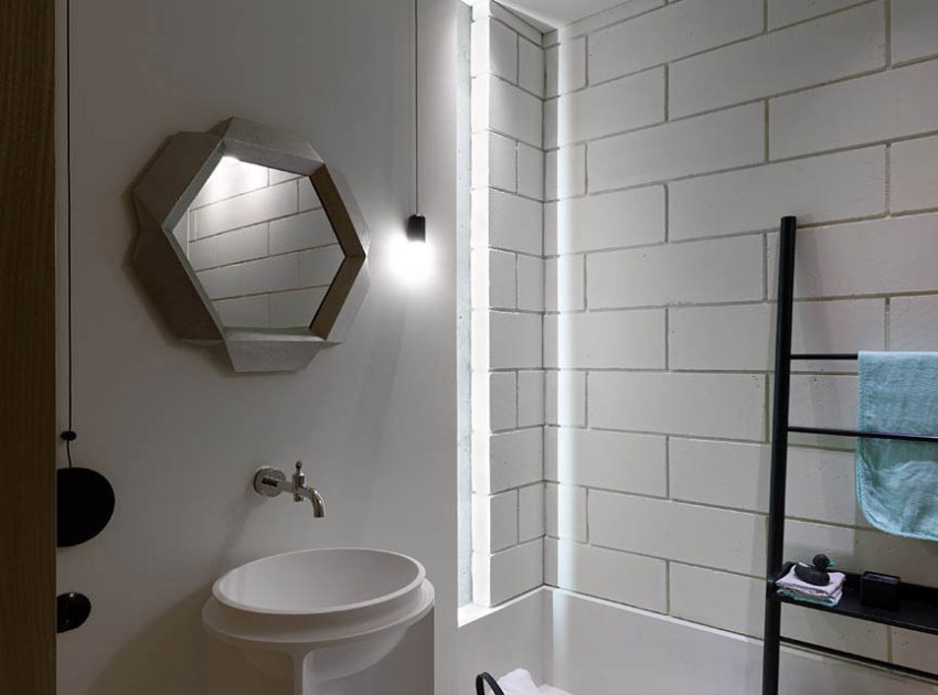 An Elegant Contemporary Penthouse with Exquisite Interiors in Kiev by Olga Akulova Design (31)