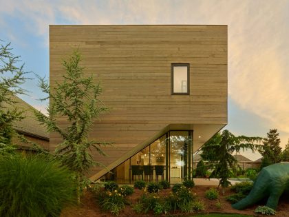 An Elegant Contemporary Pool House with Room to Sleep Six People in Springdale by Marlon Blackwell Architect (12)