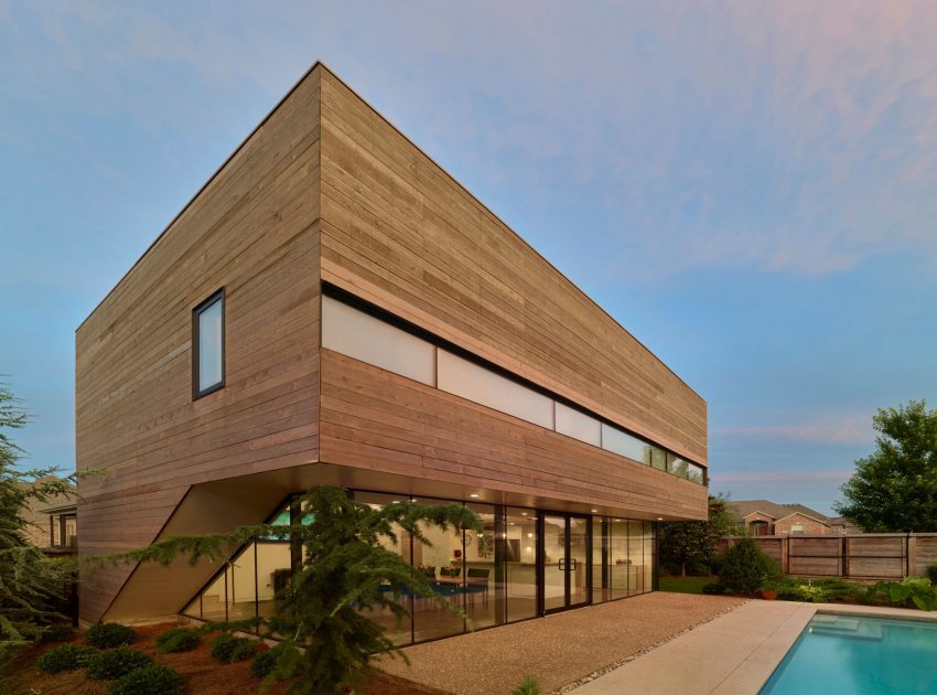 An Elegant Contemporary Pool House with Room to Sleep Six People in Springdale by Marlon Blackwell Architect (3)