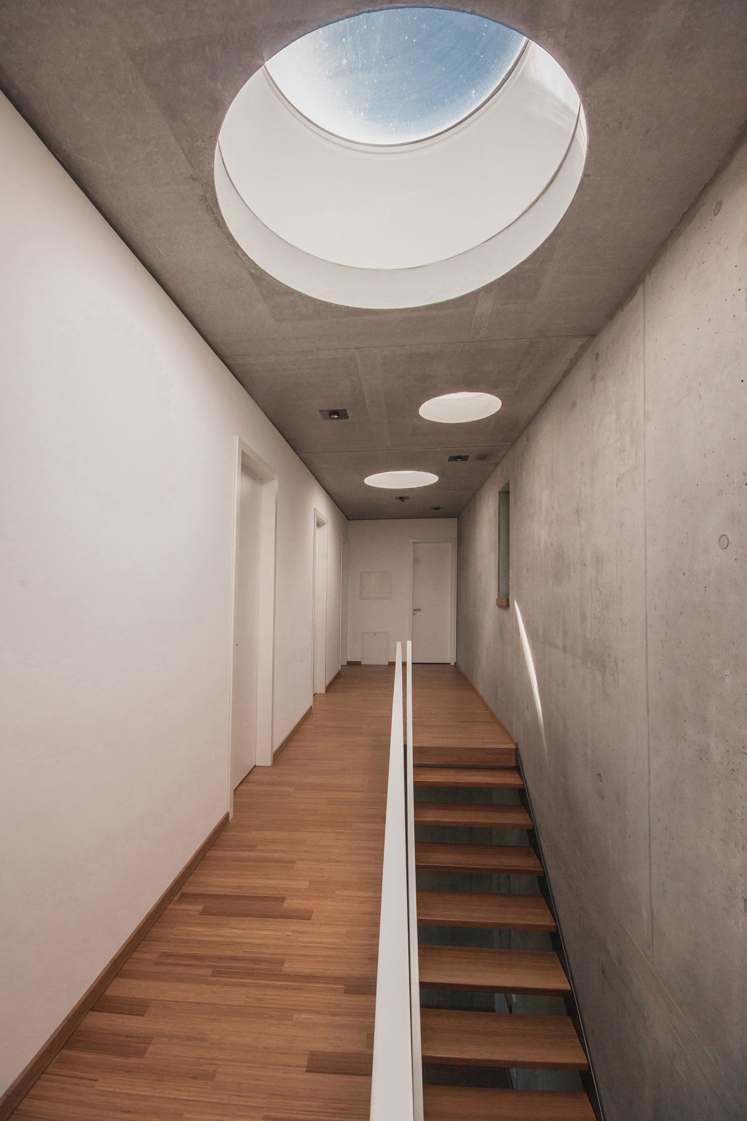 An Elegant Modern Detached House for a Young Family in Wilmersdorf by Peter Ruge Architekten (10)