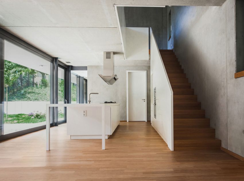 An Elegant Modern Detached House for a Young Family in Wilmersdorf by Peter Ruge Architekten (5)