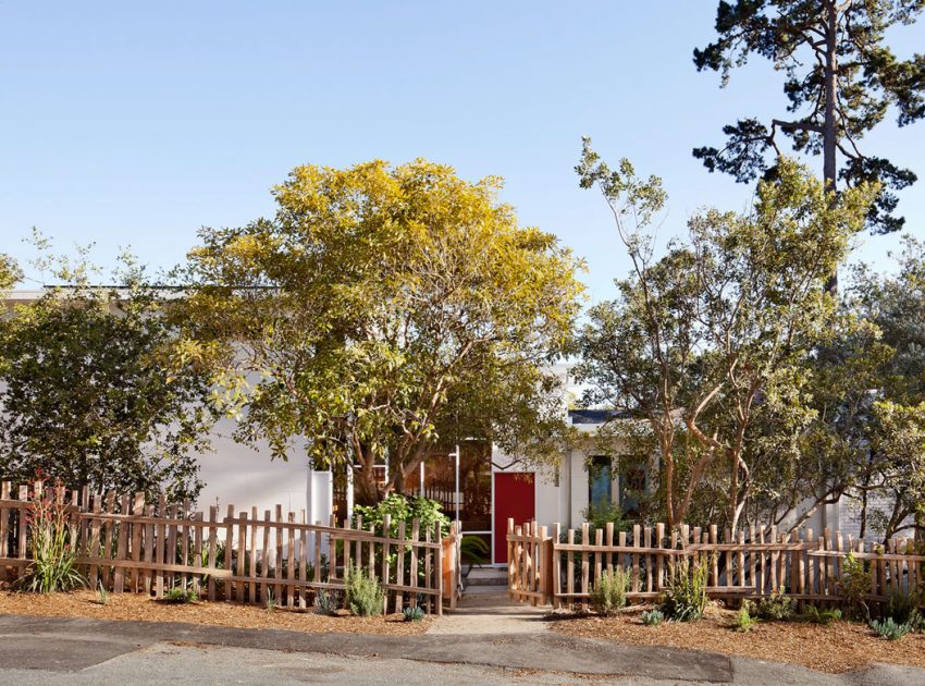 An Elegant Mid-Century Home with Luminous Interiors in Carmel by Studio Schicketanz (1)