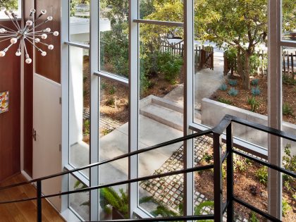 An Elegant Mid-Century Home with Luminous Interiors in Carmel by Studio Schicketanz (12)