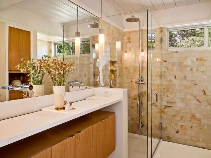 An Elegant Mid-Century Home with Luminous Interiors in Carmel by Studio Schicketanz (14)