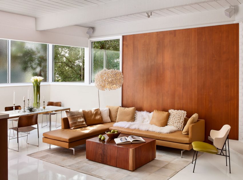 An Elegant Mid-Century Home with Luminous Interiors in Carmel by Studio Schicketanz (8)