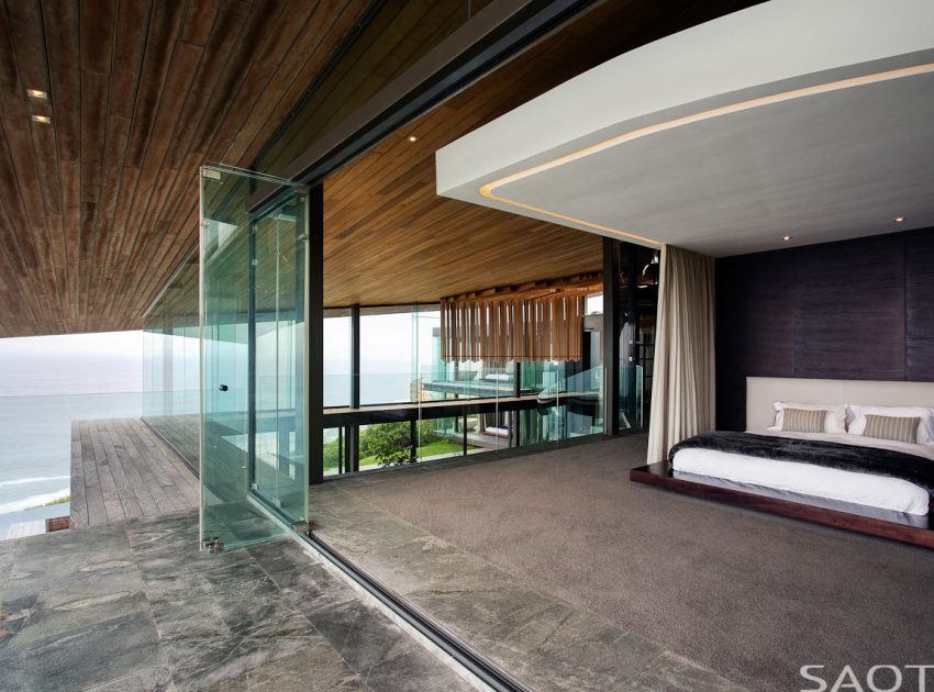 An Elegant Modern Cliff House with Breathtaking Sea Views in Knysna, South Africa by SAOTA and Antoni Associates (11)