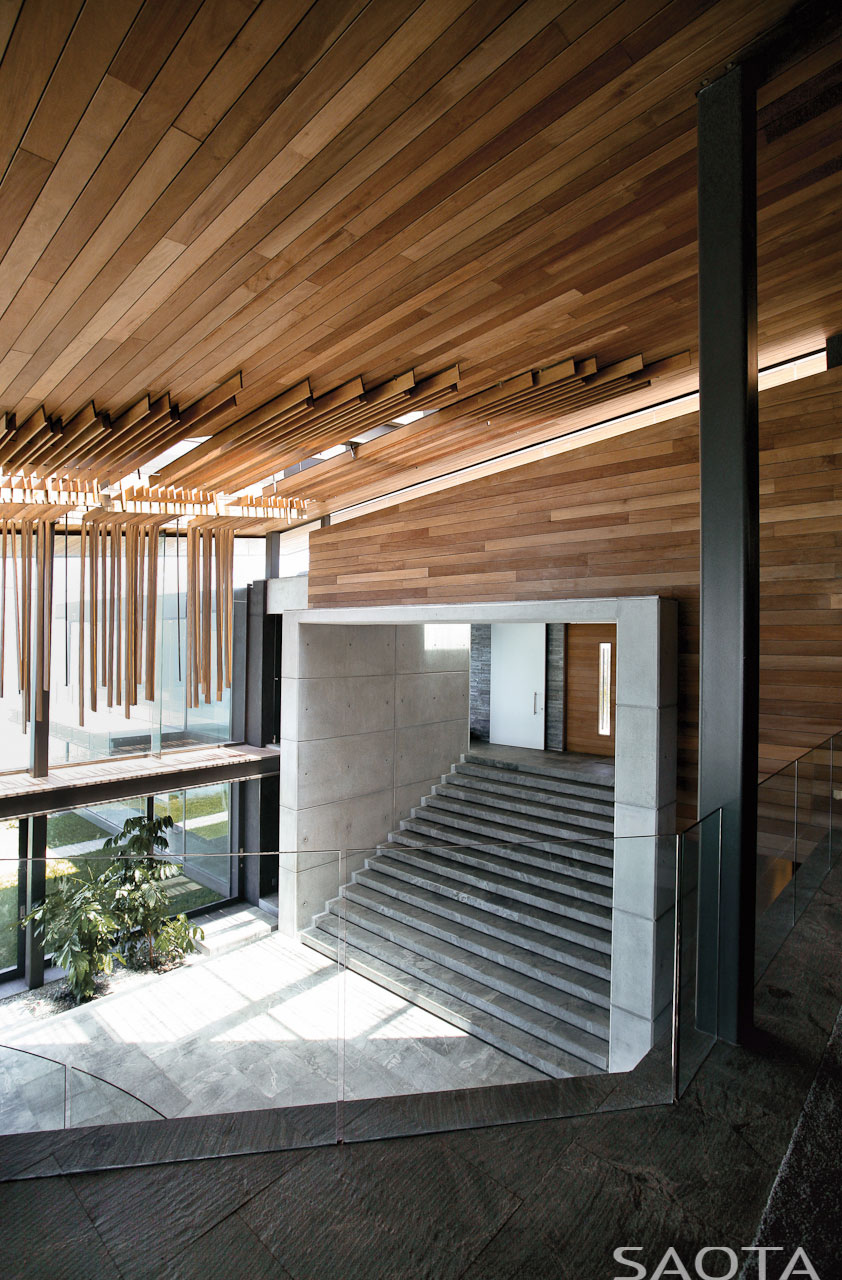 An Elegant Modern Cliff House with Breathtaking Sea Views in Knysna, South Africa by SAOTA and Antoni Associates (5)