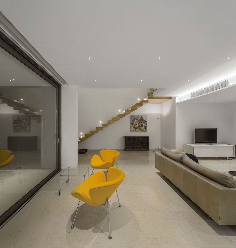An Elegant Modern Countryside Home with Warm and Natural Atmosphere in Lagos, Portugal by Mario Martins Atelier (14)