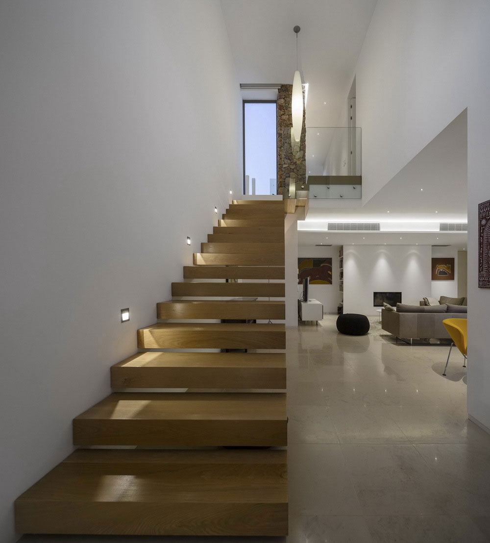An Elegant Modern Countryside Home with Warm and Natural Atmosphere in Lagos, Portugal by Mario Martins Atelier (15)