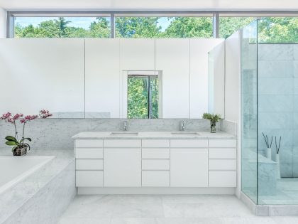 An Elegant Modern Family House Composed of Three Volumetric Elements in McLean by Höweler + Yoon Architecture (12)