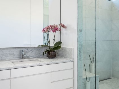 An Elegant Modern Family House Composed of Three Volumetric Elements in McLean by Höweler + Yoon Architecture (13)