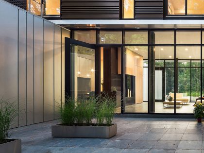 An Elegant Modern Family House Composed of Three Volumetric Elements in McLean by Höweler + Yoon Architecture (14)