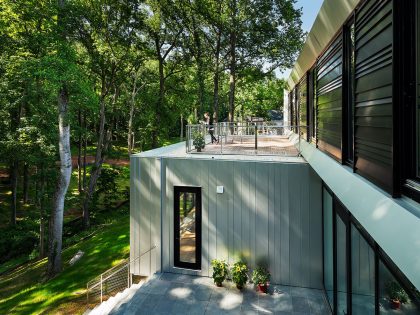 An Elegant Modern Family House Composed of Three Volumetric Elements in McLean by Höweler + Yoon Architecture (2)