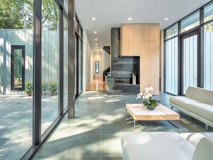 An Elegant Modern Family House Composed of Three Volumetric Elements in McLean by Höweler + Yoon Architecture (4)