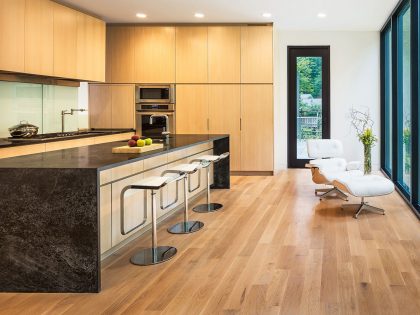 An Elegant Modern Family House Composed of Three Volumetric Elements in McLean by Höweler + Yoon Architecture (5)