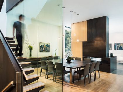 An Elegant Modern Family House Composed of Three Volumetric Elements in McLean by Höweler + Yoon Architecture (8)