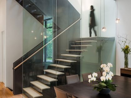 An Elegant Modern Family House Composed of Three Volumetric Elements in McLean by Höweler + Yoon Architecture (9)