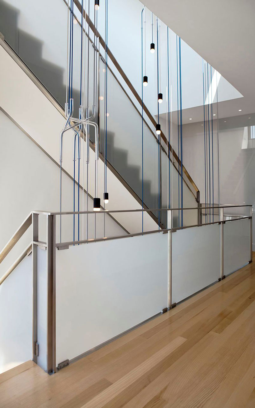 An Elegant Modern Home Integrated within a Scenic Landscape in Chicago by Dirk Denison Architects (20)