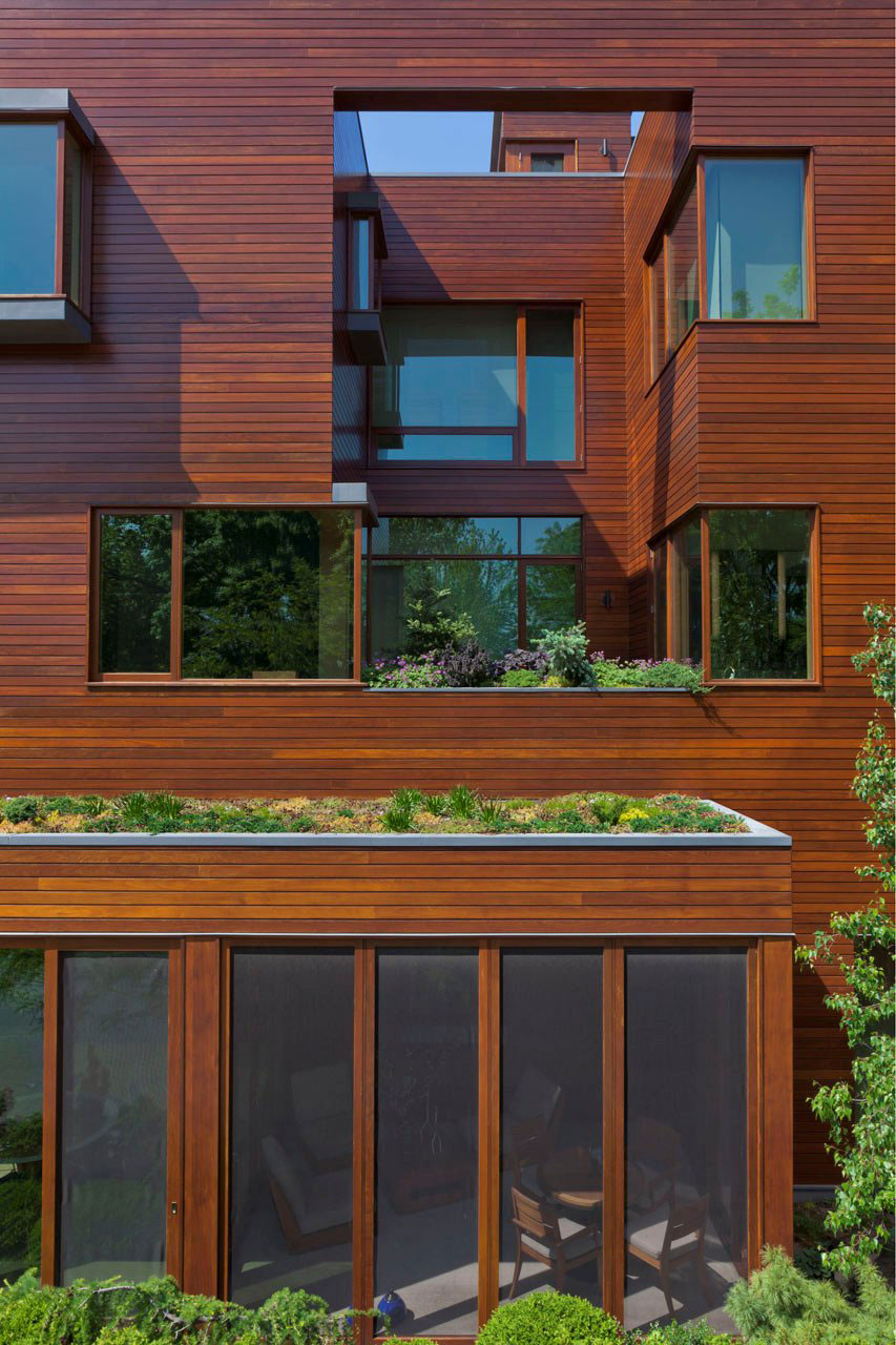 An Elegant Modern Home Integrated within a Scenic Landscape in Chicago by Dirk Denison Architects (3)