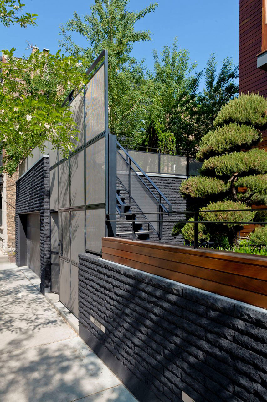 An Elegant Modern Home Integrated within a Scenic Landscape in Chicago by Dirk Denison Architects (9)