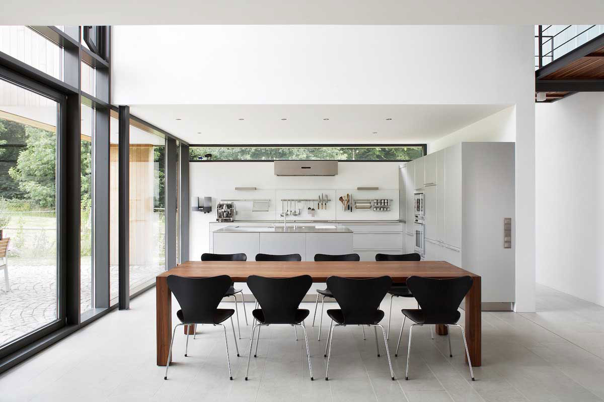 An Elegant Modern House with Open Spaces and Wall Openings in Hagen, Germany by Zamel Krug Architekten (12)
