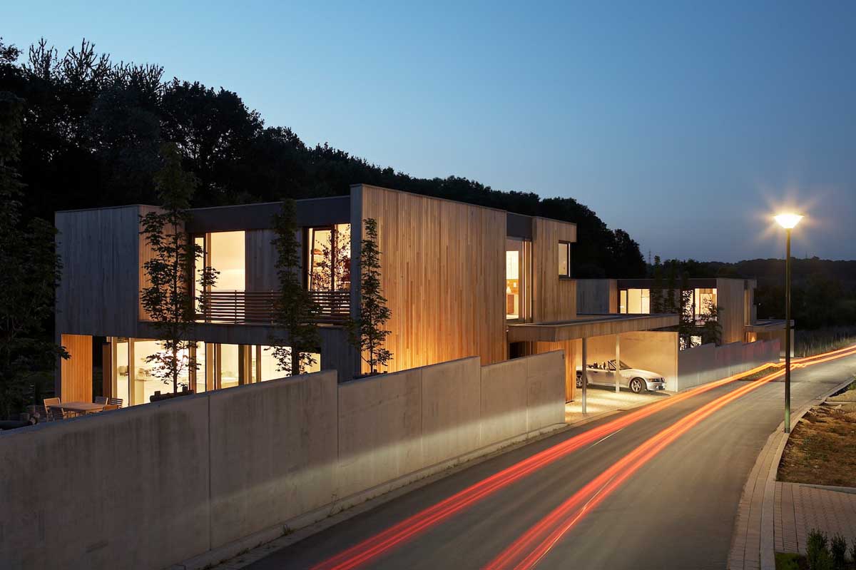 An Elegant Modern House with Open Spaces and Wall Openings in Hagen, Germany by Zamel Krug Architekten (20)