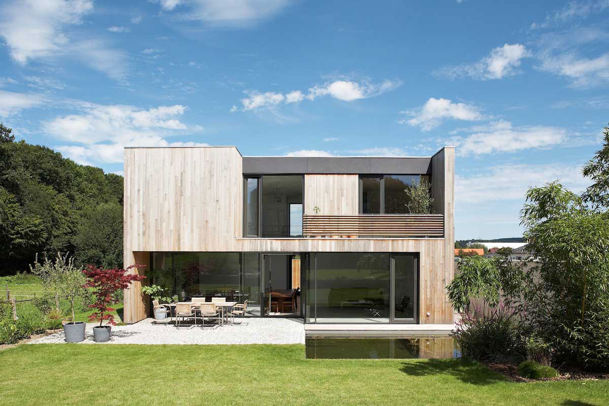 An Elegant Modern House with Open Spaces and Wall Openings in Hagen, Germany by Zamel Krug Architekten (3)