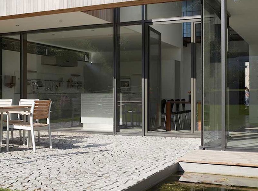 An Elegant Modern House with Open Spaces and Wall Openings in Hagen, Germany by Zamel Krug Architekten (4)